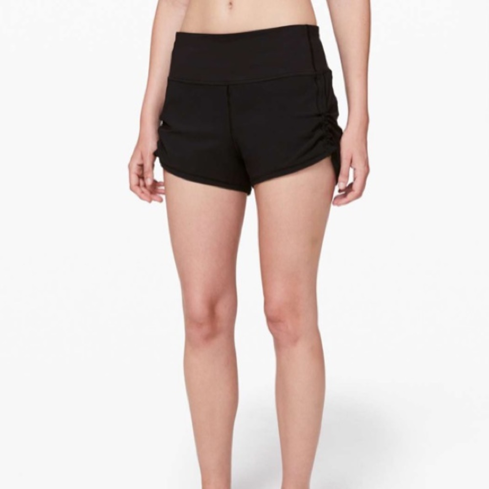 Lululemon Cinch and Stretch Short 2.5" (size 4)